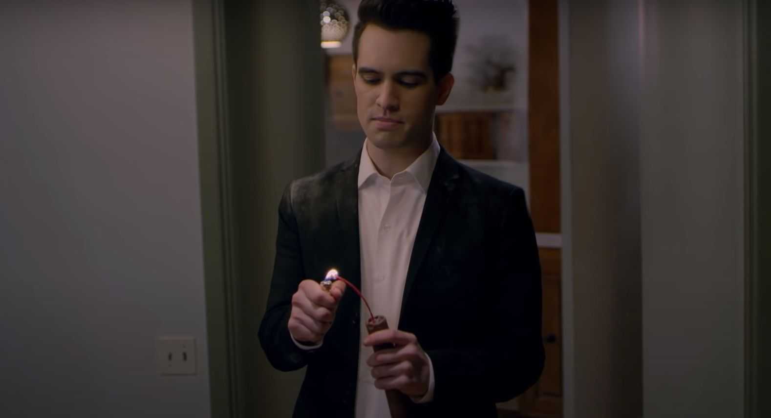 "brendon urie's fortune" how he makes money from panic at the disco?
