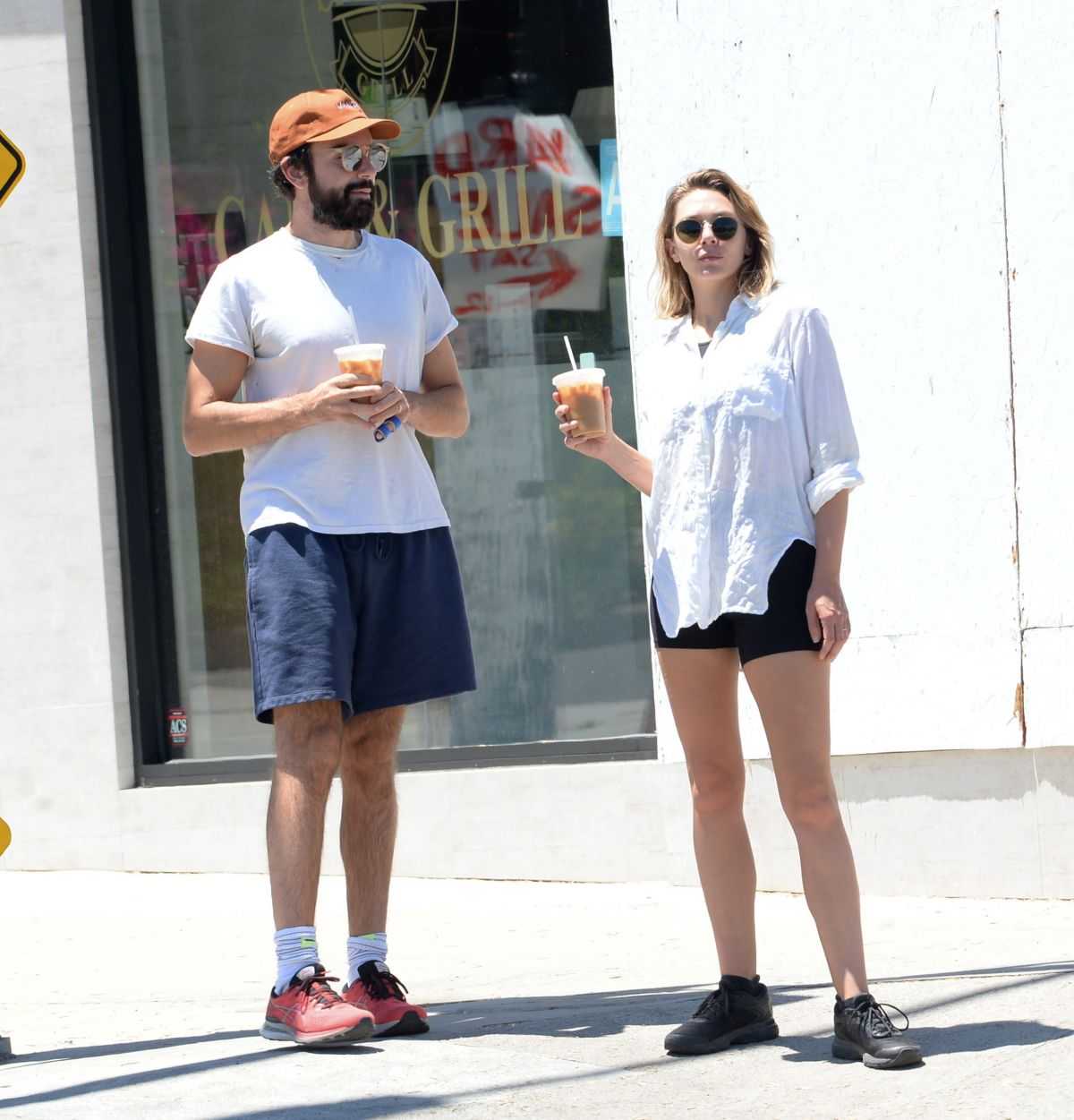 Who is robbie arnett? - meet elizabeth olsen's husband