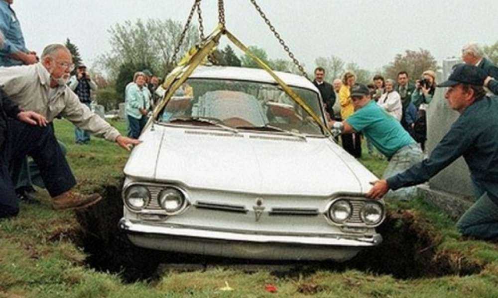 7 необычных завещаний звезд