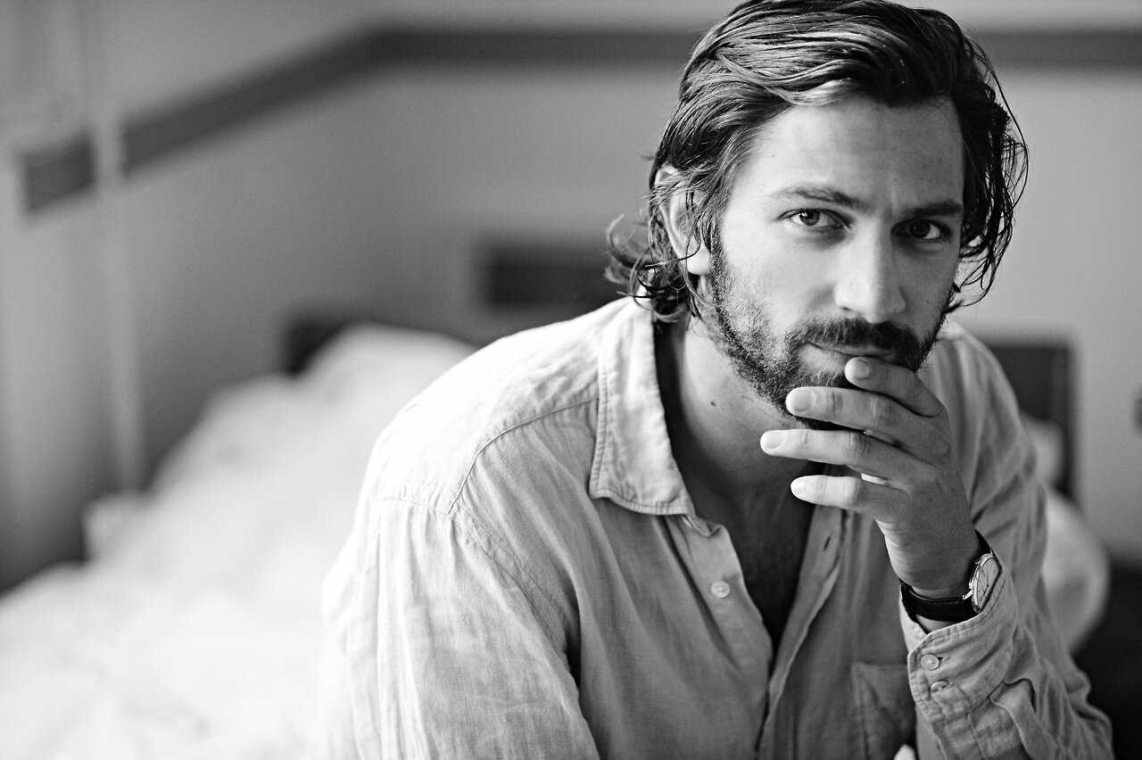 Michiel huisman talks 2:22 - michiel huisman interview